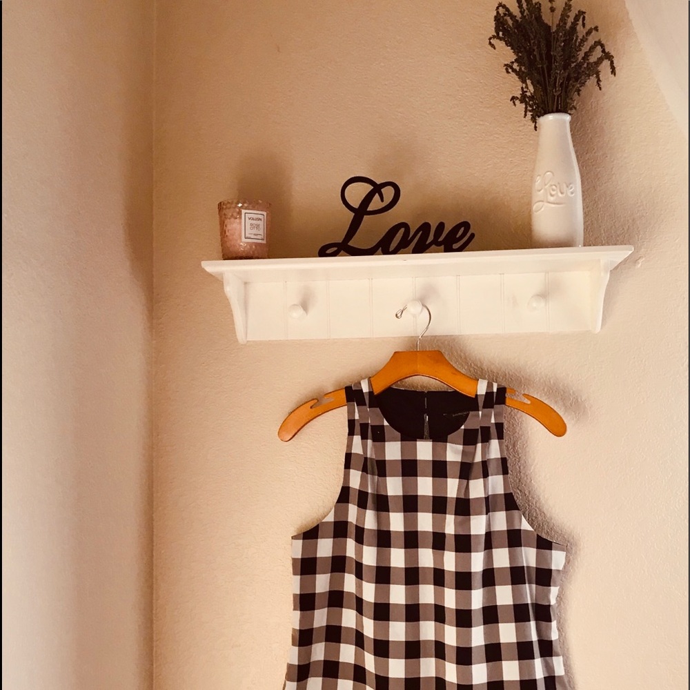 Banana Republic checker board keyhole tank blouse